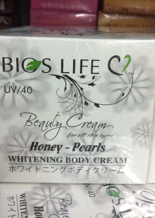 Kem dưỡng trắng da toàn thân Bios Life UV/40 Mật ong - Ngọc trai chính hãng 180g