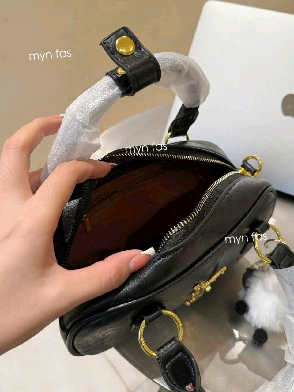 Túi xách nữ YSL kèm móc khoá treo lót nhung có dây đeo chéo Size 22cm - TXN102235