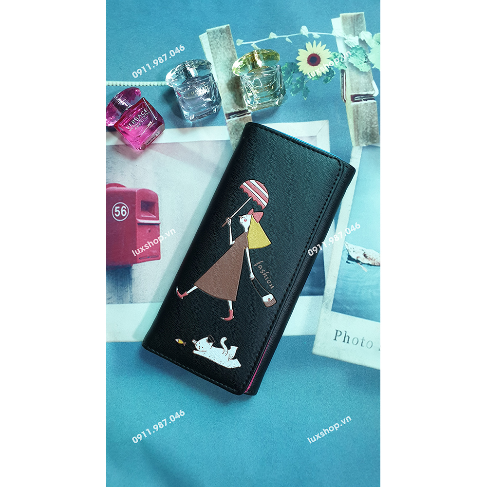 vi-cam-tay-nu-khac-hinh-co-gai-chuot-cam-o-den